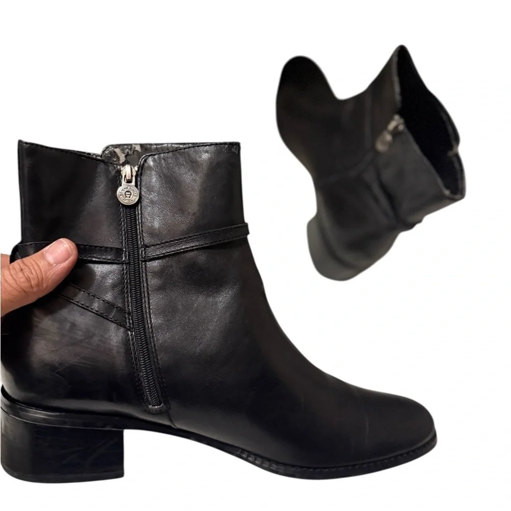 Etienne Aigner Carriage ankle boot in black leather Elegant Ankle Boots